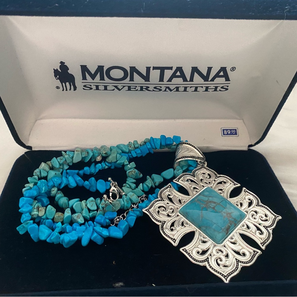 Montana Silversmiths Blue and Silver Pendant Necklace BNIB